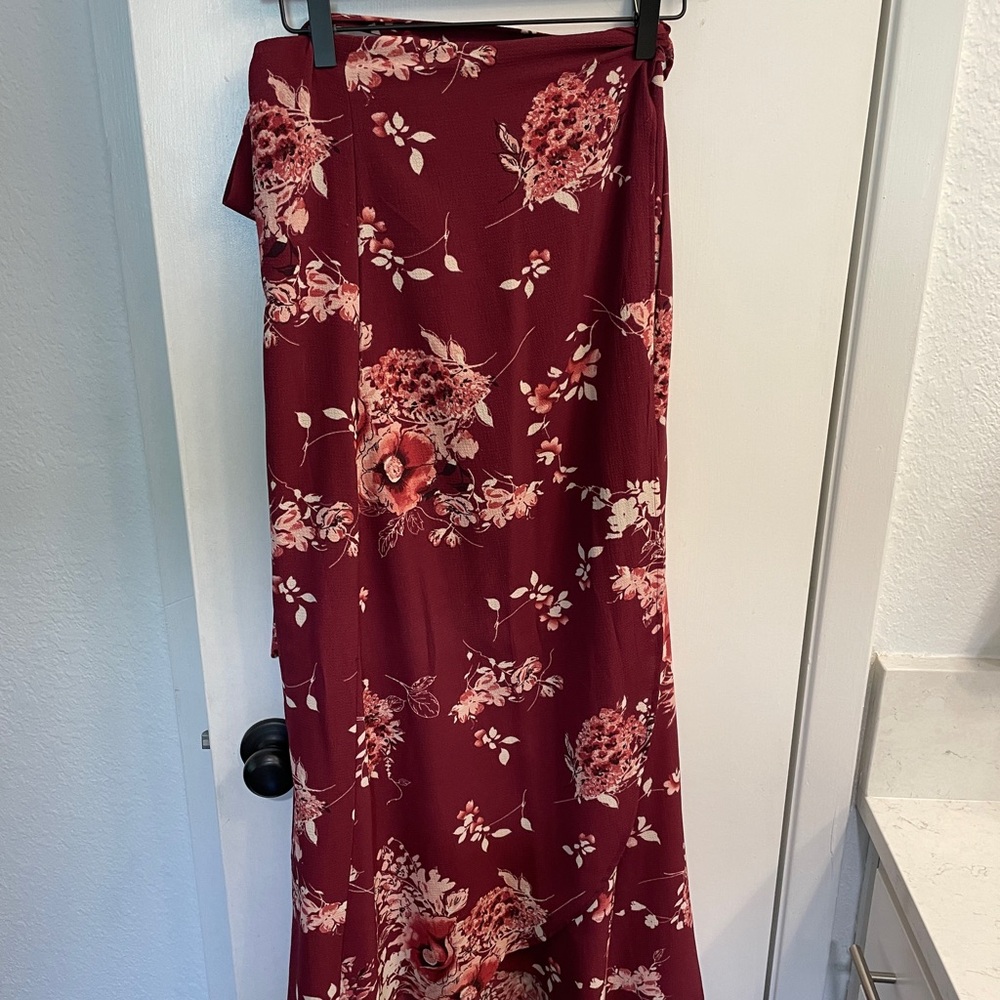 Bobeau Floral Burgundy Wrap Skirt Size L